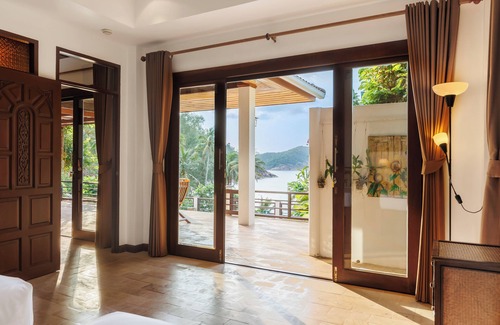 Ko Pha-ngan Villa | Prime beachfront. Direct access to secluded beach. Swimming Pool with ocean view