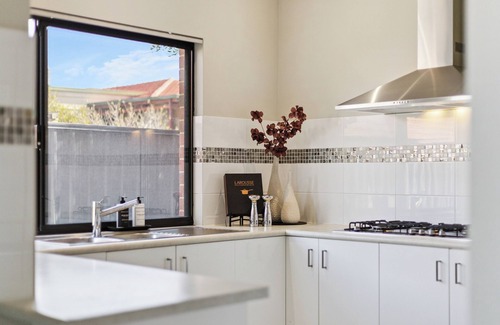 Victoria Park House | Prime Central Location