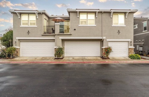 Clovis House | Prime Clovis Gated Condo Near Hospitals