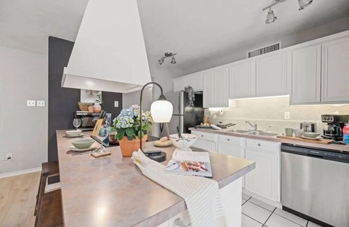 North Richland Hills House | PRIME LOCATION ALERT! 3 Bed 2Ba Luxury Home