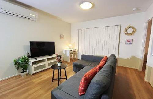 Bruce Apartment | Prime Location 1BR Apt in Bruce pets friendly