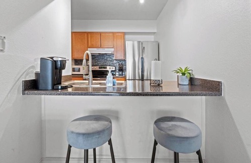 South Scottsdale Condo | Prime Location Near Old Town! Amenities + Golf and Hiking!