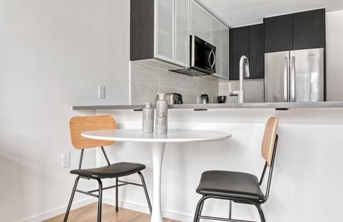 Shawmut Apartment | Prime NewCo South End 1BR near Ink Block w. W/D and Gym by Blueground