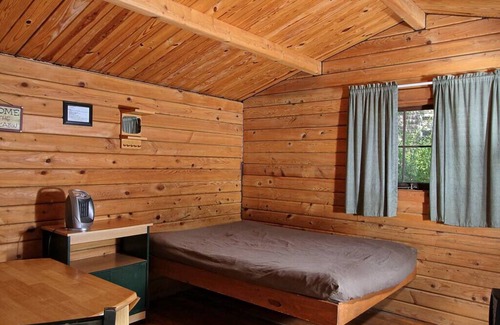 Centre Hall Cabin | Primitive Cabin PC1