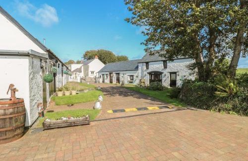 Milford Haven House | Primose Cottage