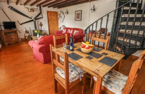 Milford Haven House | Primose Cottage