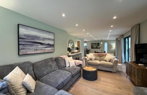 Bodmin House | Primrose