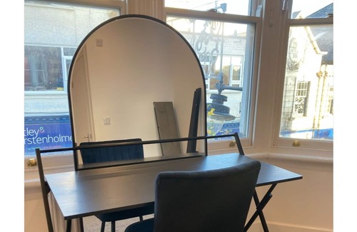 Pontefract Condo | Printer's Apprentice