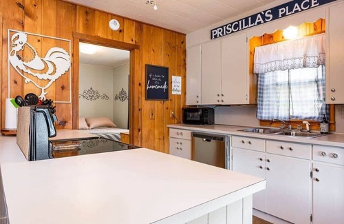 Smyrna House | Priscilla's Place: Big Pine Island Lake Retreat