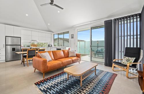 Terrigal House | Pristine 1-Bed Coastal Refuge