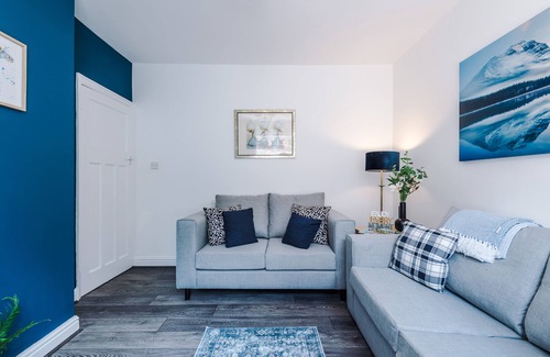 Stoke-on-Trent House | Pristine 3-Bed Home in Stoke | Ideal for Business - Sleeps 7