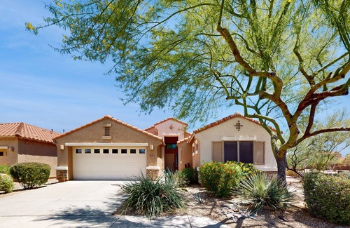 Desert Ridge House | Pristine Desert Ridge home with a pool & backyard oasis - dog-friendly