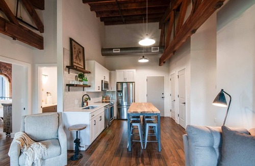 Nashville Condo | Pristine Historic Warehouse Condo - Central Location 2 mi. to Broadway Downtown