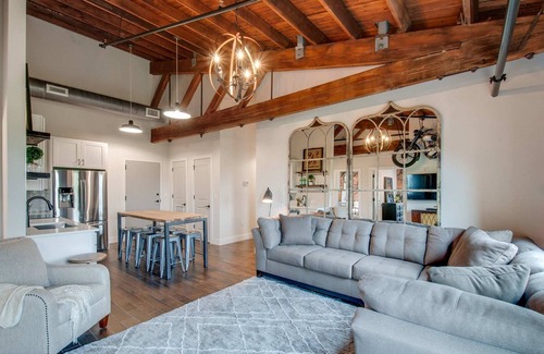 Nashville Condo | Pristine Historic Warehouse Condo - Central Location 2 mi. to Broadway Downtown