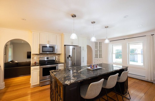 Saratoga Springs House | Pristine Lake House W/Guest Suite - Perfect for every season!
