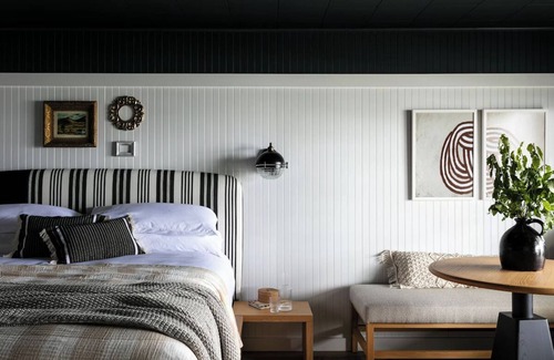 Ocean Point Hotel | Pristine Ocean View Retreat Perfect for Romantic Mornings | Room with King Bed