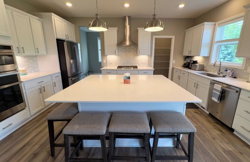 Dayton House | Pristine Spacious Home and Private Attached Suite