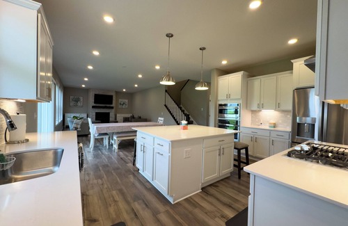 Dayton House | Pristine Spacious Home and Private Attached Suite