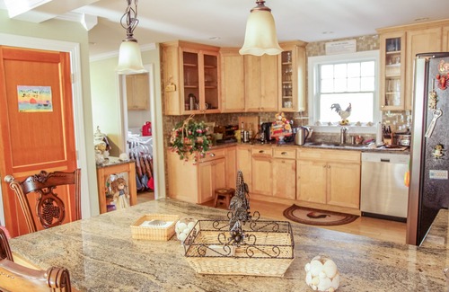 Vineyard Haven House | Pristine with central air and outdoor shower