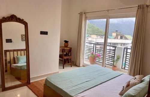 Tapovan Hotel | Prithvi Hotel - Aesthetic Rooms With Netflix, AC In Upper Tapovan