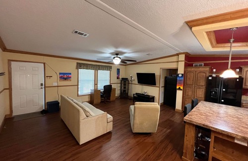 Seminole House | Private 2/1 home 8 min from Beach