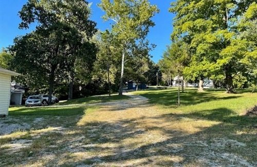 Pevely House | Private 2 bed Home - 5 min from I-55-nature views