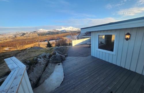 Leknes House | Private 4 bedroom getaway in Lofoten