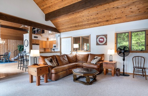 Bigfork House | Private access to Swan Lake, hot tub, dock