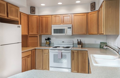 Bigfork House | Private access to Swan Lake, hot tub, dock