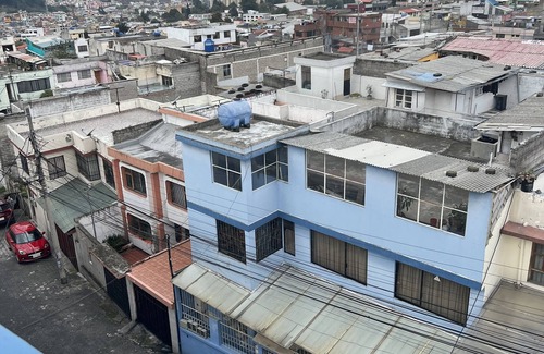 Quito Condo | Private and Quiet Suite With a Panoramic View of the Entire City. Quick - WI FI