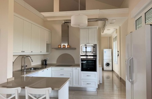 Somosaguas House | PRIVATE APARTMENT LOFT TYPE 200 M2.