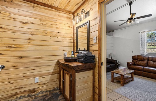 Lewis Apartment | Private apartment located 1 mile from town