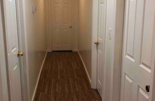 Elizabeth Apartment | Private apartment with 3 bedrooms and 1 bathroom only 15 minutes to Newark International Airport EWR