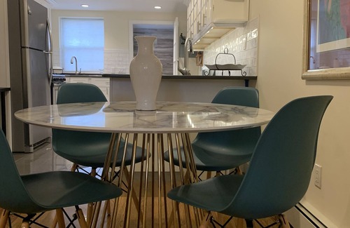Marine Park House | Private apartment with your own back yard and private driveway