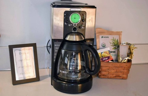 Eagle Grove Apartment | Private Apt w/Washer/Dryer-Parking-Kitchennn