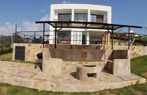 Los Santos Apartment | Private Area in Mesa de los Santos, Near the Mercado Campesino