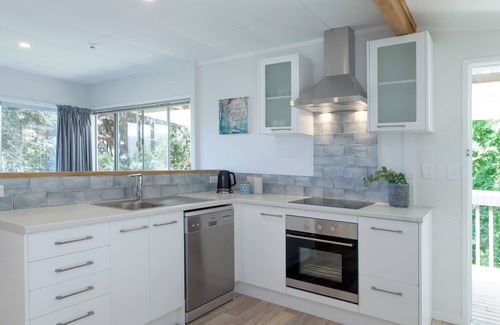 Coromandel House | Private Bay with Amazing Sea Views