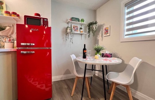 LaSalle Apartment | Private Bachelor Unit close to St. Clair College walking distance