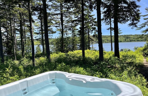 Phippsburg House | Private Bayfront Home 2 mins from Popham Beach with Hot Tub