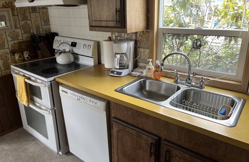 Port Angeles House | Private Beach Access Trail, peaceful wooded setting - sleeps 3
