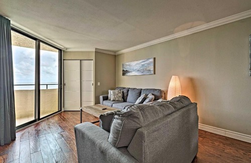 Hudson Apartment | Private Beach Access Hudson Resort Condo!