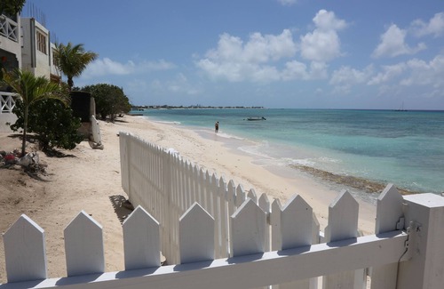 Cockburn Town House | Private beach cottage - best value on Grand Turk!