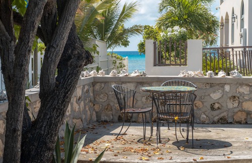 Cockburn Town House | Private beach cottage - best value on Grand Turk!