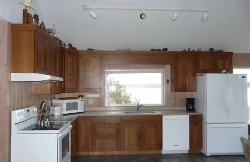 Lummi Island House | Private Beach Home at Water's Edge-Enjoy!