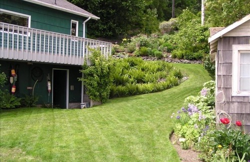 Lummi Island House | Private Beach Home at Water's Edge-Enjoy!