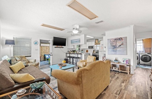 Bid-a-wee Beach House | Private Beach Access! Large Yard+Deck-Pet Friendly