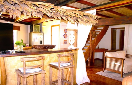 Teahupoo Villa | * PRIVATE BEACH, waterfront villa Ruma Maria - A/C - 8 pers.