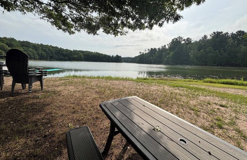 Somerset Cabin | Private beach with dock on Pine Lake with spacious 3 bedroom home sleeps 9-12