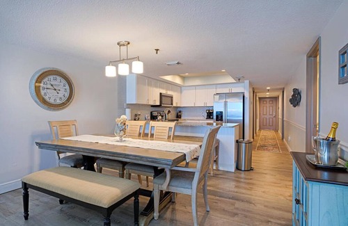 Redington Shores Condo | PRIVATE BEACHFRONT Condo #304 - 3BR/2B w/2 KING Master Suites -