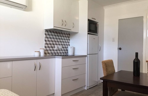 Greenways Landing Cabin | Private Cabin, Modern styled self contained in a peaceful area.